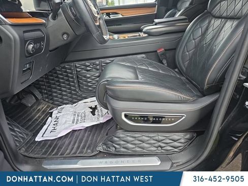 Used 2023 Jeep Grand Wagoneer Series III AWD/4WD image 6