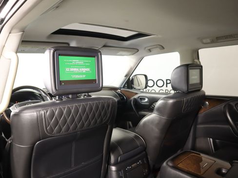 Used 2018 INFINITI QX80 4WD w/ Deluxe Technology Package image 17