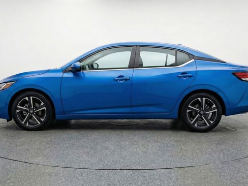 Used 2025 Nissan Sentra SV FWD image 3