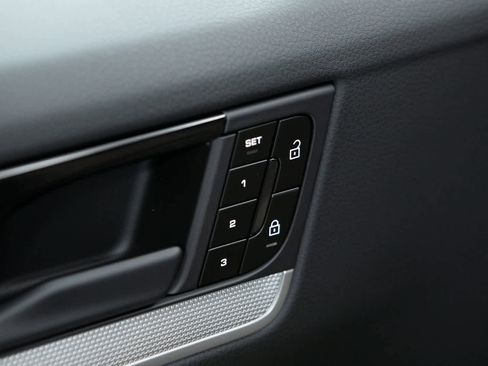 New 2026 Porsche Cayenne image 19