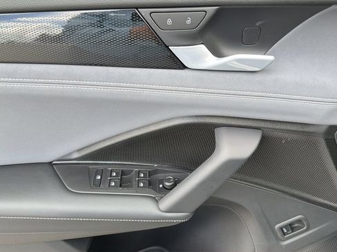 New 2026 Volkswagen Tiguan SE FWD image 22