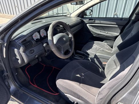 Used 2005 Dodge Stratus SXT FWD image 2