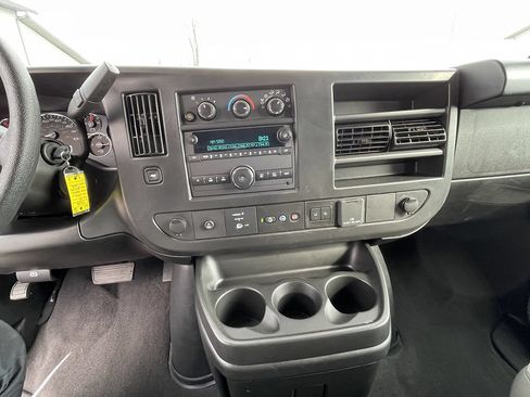 Used 2025 Chevrolet Express 3500 LT w/ LT Preferred Equipment Group RWD image 30