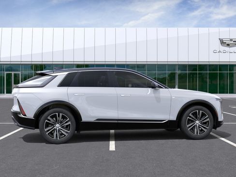 New 2027 Cadillac Lyriq Luxury RWD image 5
