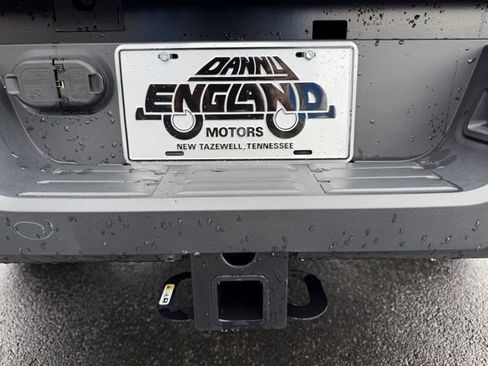 Used 2025 Toyota Tacoma SR AWD/4WD image 14