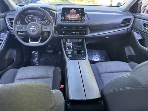 Used 2024 Nissan Rogue SV FWD image 15