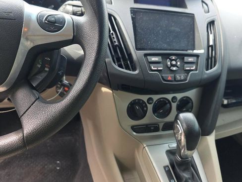 Used 2013 Ford Focus SE FWD image 11
