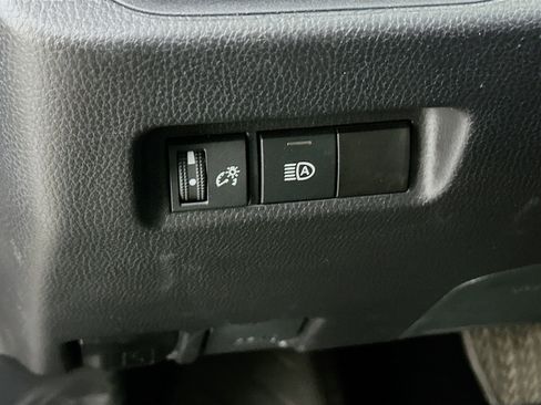 Used 2025 Toyota RAV4 XLE FWD image 17