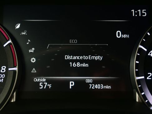 Used 2024 Toyota Highlander LE AWD/4WD image 25