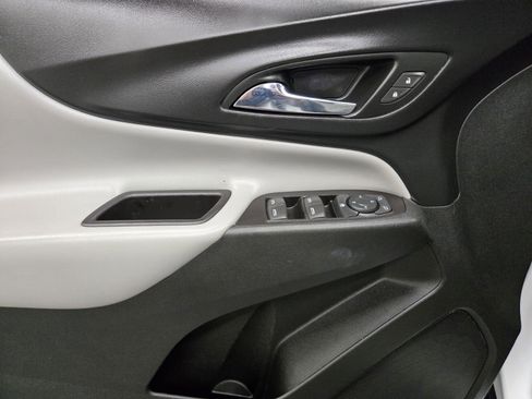 Used 2018 Chevrolet Equinox LS FWD image 14
