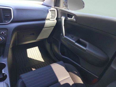 Certified 2021 Kia Sportage LX w/ LX Fwd Popular Package image 17