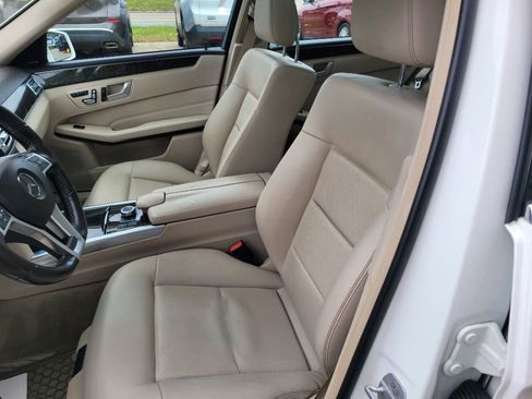 Used 2016 Mercedes-Benz E 350 4MATIC Sedan image 24