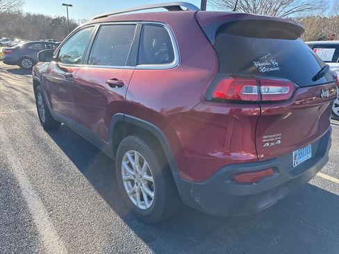 Used 2017 Jeep Cherokee Latitude w/ Comfort/Convenience Group image 4