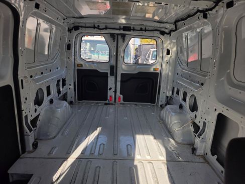 Used 2019 Ford Transit 250 130 Low Roof RWD image 7