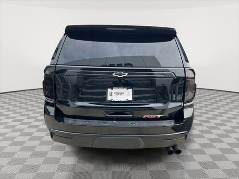 Used 2024 Chevrolet Suburban RST w/ Luxury Package AWD/4WD image 5