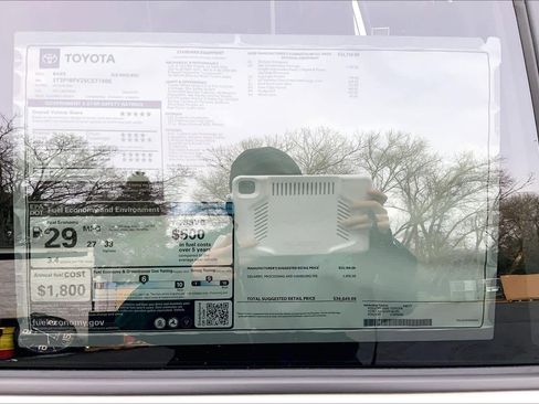 New 2025 Toyota RAV4 XLE image 20