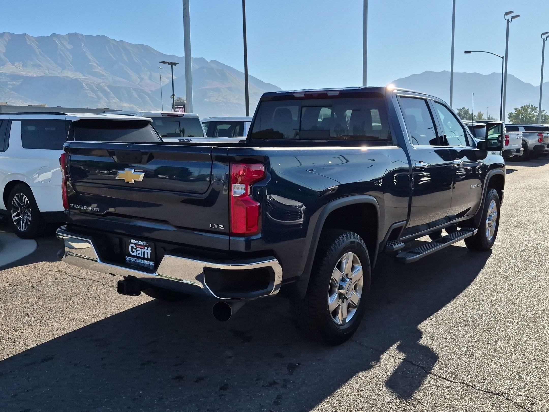 Used 2022 Chevrolet Silverado 3500 LTZ AWD/4WD image 3