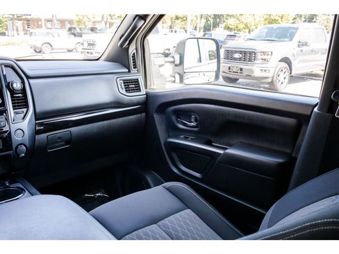 Used 2023 Nissan Titan SV w/ SV Convenience Package RWD image 15