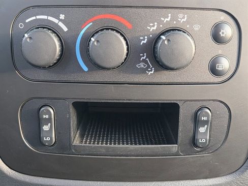 Used 2005 Dodge Ram 2500 Truck SLT image 38