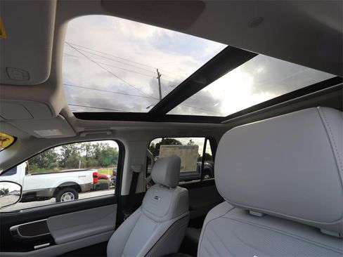 New 2025 Ford Expedition Max Platinum w/ Platinum Ultimate Package image 4