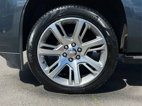 Used 2020 Cadillac Escalade ESV Premium Luxury AWD/4WD image 24