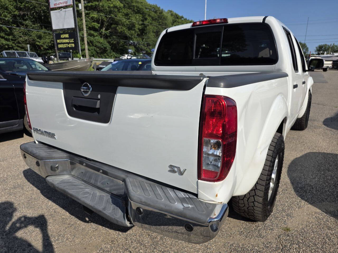 Used 2014 Nissan Frontier SV w/ SV Value Truck Package RWD image 9