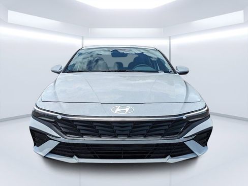 New 2026 Hyundai Elantra SE FWD image 8