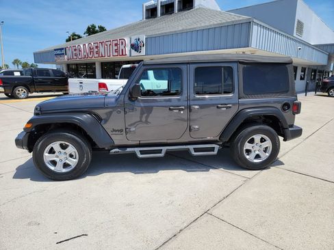 Used 2022 Jeep Wrangler Unlimited Sport AWD/4WD image 2