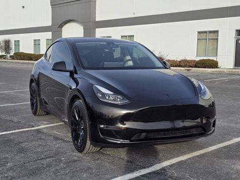 Used 2023 Tesla Model Y Long Range image 14