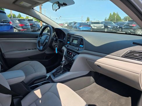 Used 2017 Hyundai Elantra SE FWD image 10