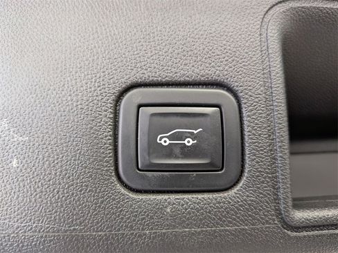 Used 2021 GMC Terrain SLT image 32