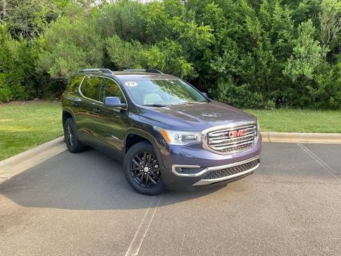 Used 2019 GMC Acadia SLT FWD image 1