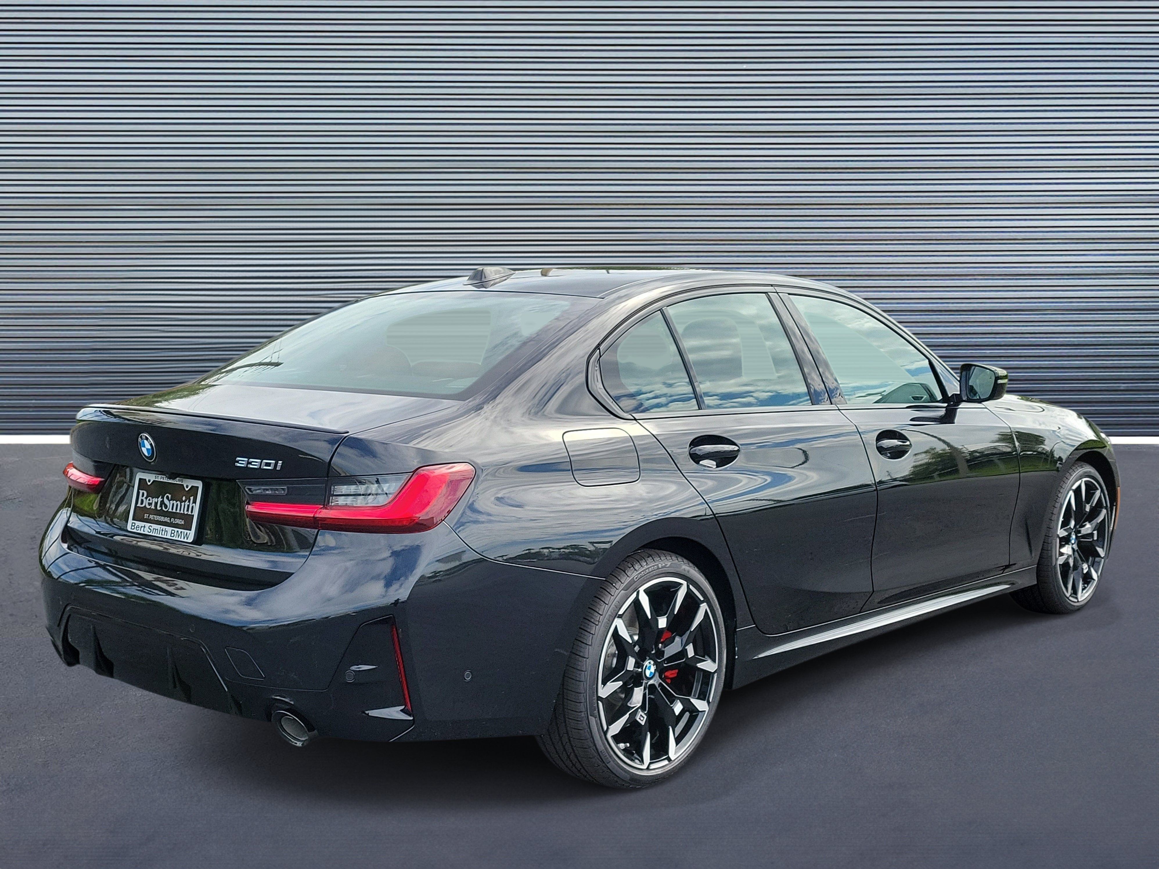 New 2026 BMW 330i Sedan w/ M Sport Package RWD image 3
