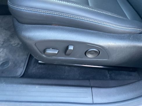 Used 2025 Chevrolet Equinox EV LT w/ Convenience Package image 15