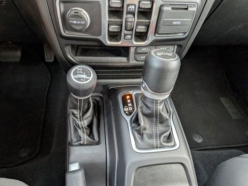 Used 2021 Jeep Wrangler Unlimited Sahara image 22