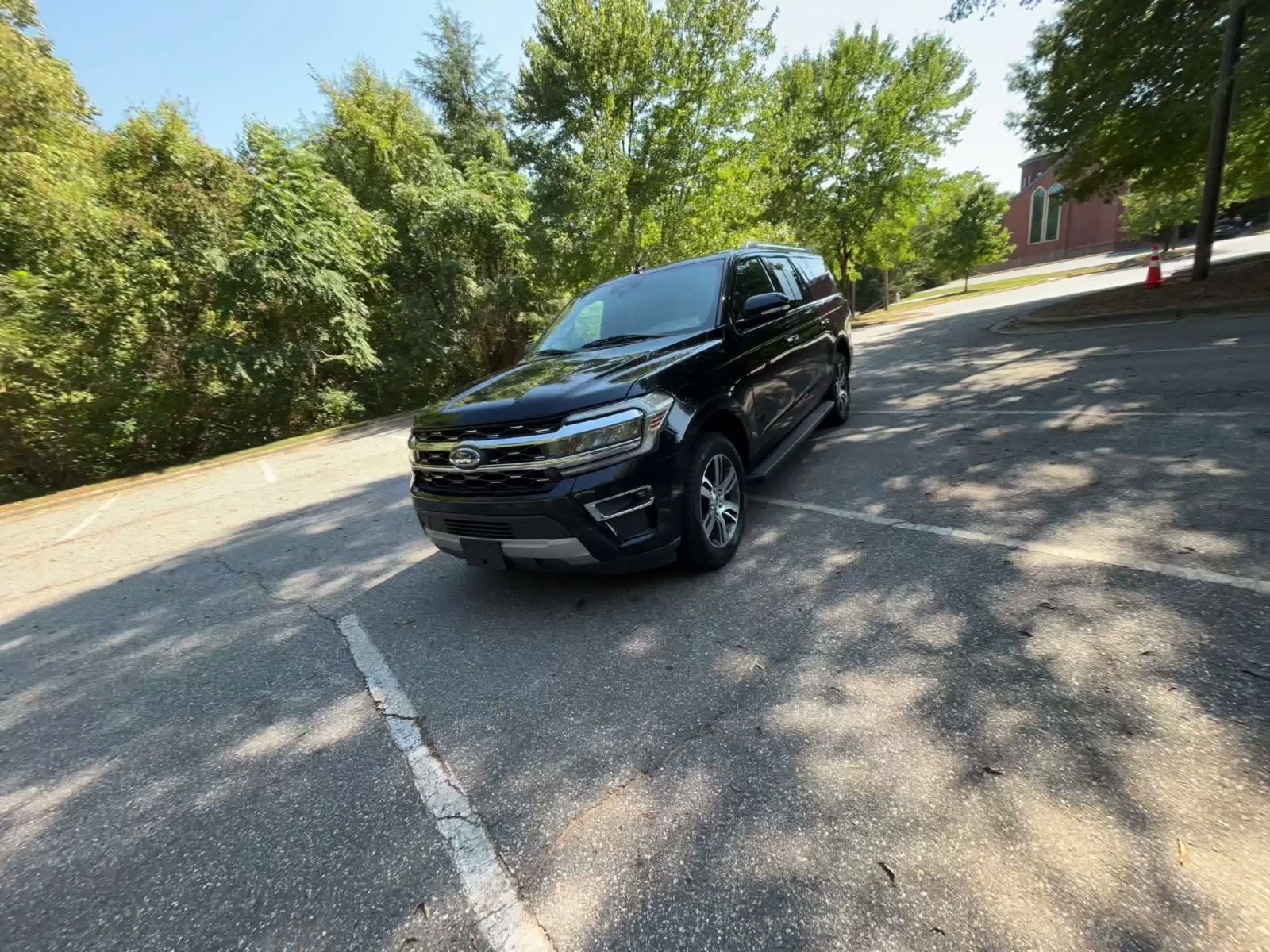 Used 2024 Ford Expedition Max Limited AWD/4WD image 3