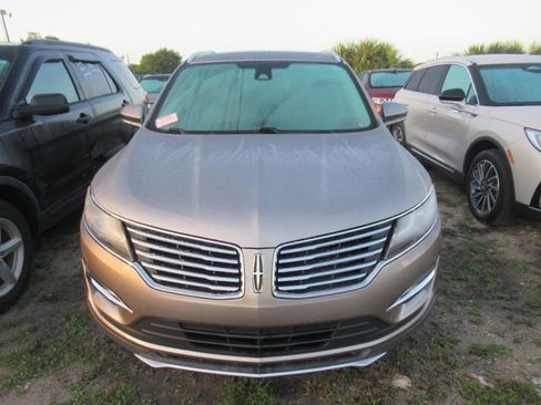 Used 2018 Lincoln MKC Reserve w/ Lincoln MKC Climate Package FWD image 2