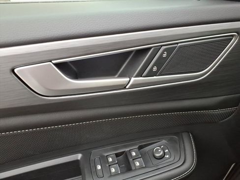 New 2026 Volkswagen Atlas Cross Sport SE AWD/4WD image 11