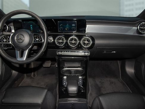 Used 2022 Mercedes-Benz CLA 250 image 13