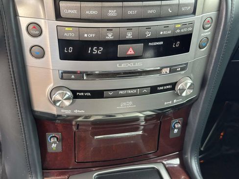 Used 2015 Lexus LX 570 4WD w/ Luxury Package image 12