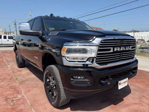 Used 2024 RAM 2500 Laramie AWD/4WD image 3