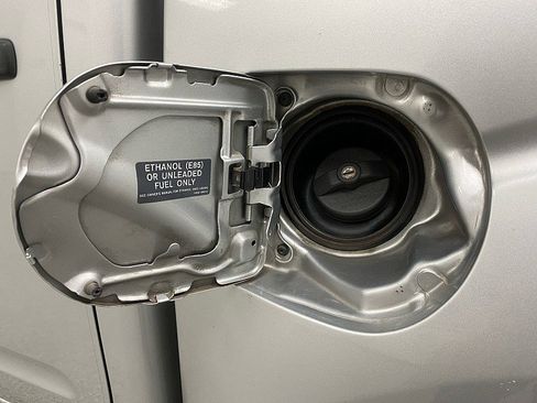 Used 2017 Nissan Frontier SV w/ SV Value Truck Package image 17