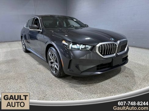 Certified 2026 BMW 530i xDrive AWD/4WD image 1