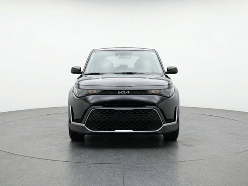 Used 2025 Kia Soul LX w/ LX Technology Package FWD image 2