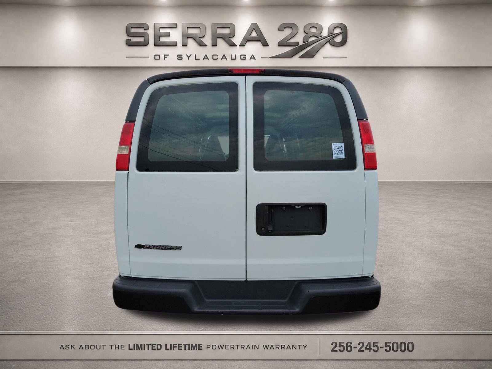 Used 2018 Chevrolet Express 2500 Extended RWD image 6