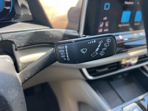 Used 2024 Volkswagen Atlas SE FWD image 22