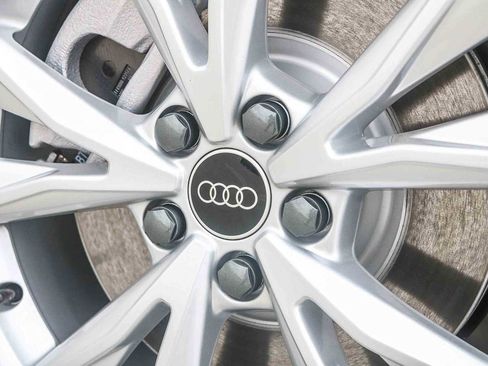 Used 2025 Audi Q3 2.0T Premium w/ Convenience Package AWD/4WD image 16