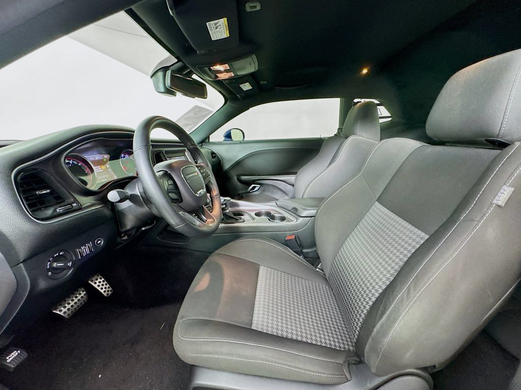 Used 2018 Dodge Challenger R/T RWD image 19