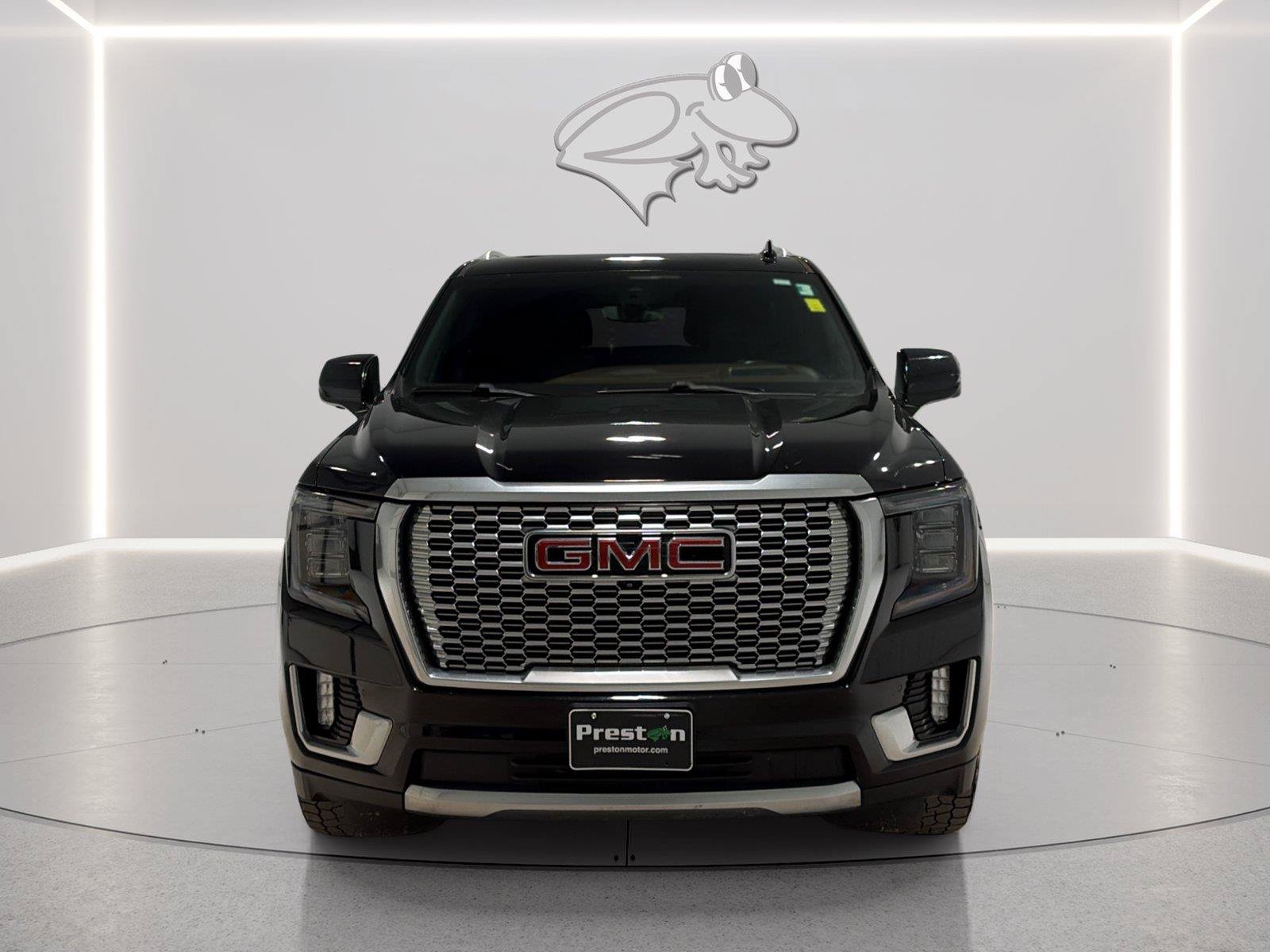 Used 2022 GMC Yukon Denali w/ Denali Premium Package AWD/4WD image 8