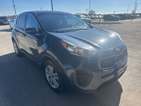 Used 2018 Kia Sportage LX image 4